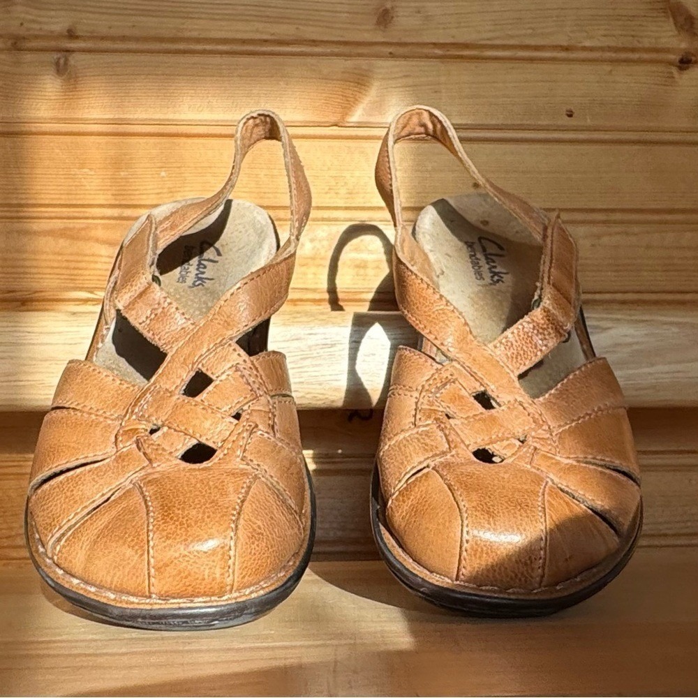 Clarks Sandals Closed Toe Leather Bendables 6.5 comfort Boho Cute Fairycore